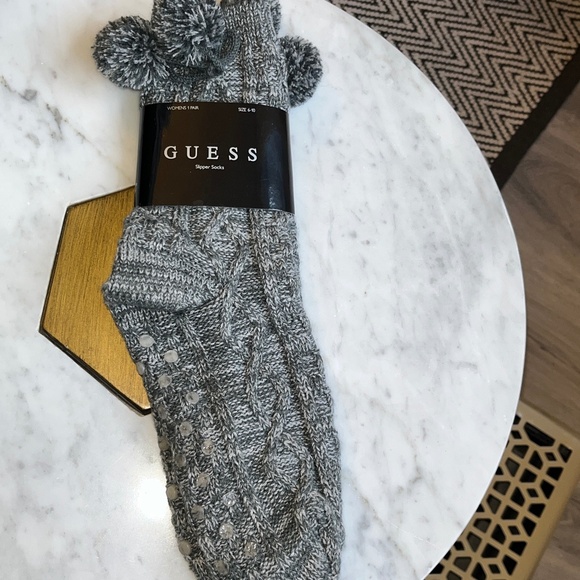 Guess TV/reading socks, cozy, green & white, with pom-poms. - Picture 3 of 7